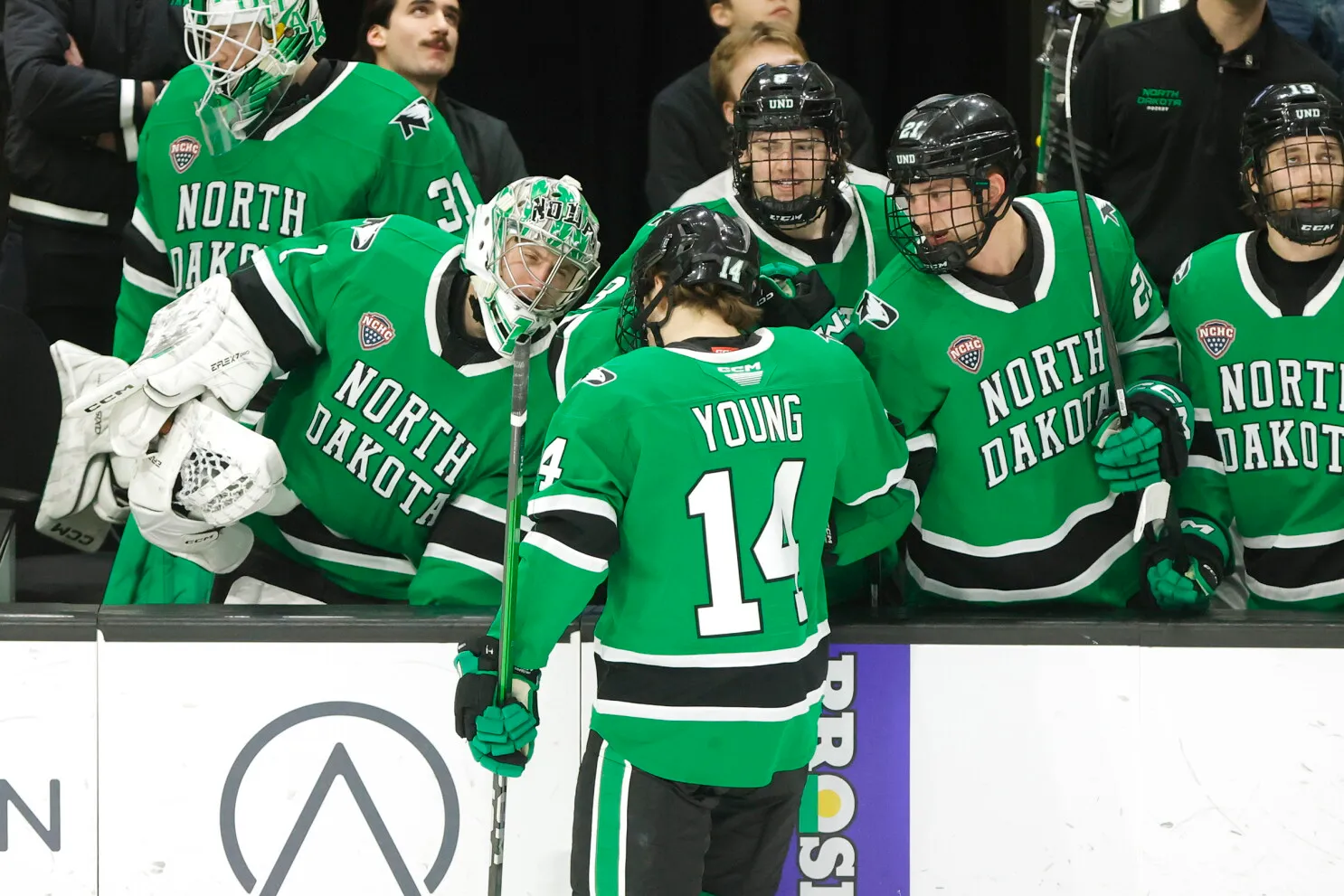 north-dakota-hockey-duo_4.jpg