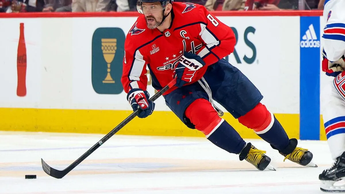 Alex Ovechkin passes Joe Sakic for 10th on NHL all-time points list in historic four-point performance - Article News sur NHL Insight