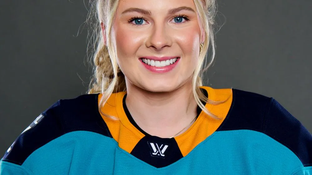 Paetyn Levis 2024-25 PWHL season statistics report card: A solid step forward for the Sirens forward - Article Analysis sur NHL Insight