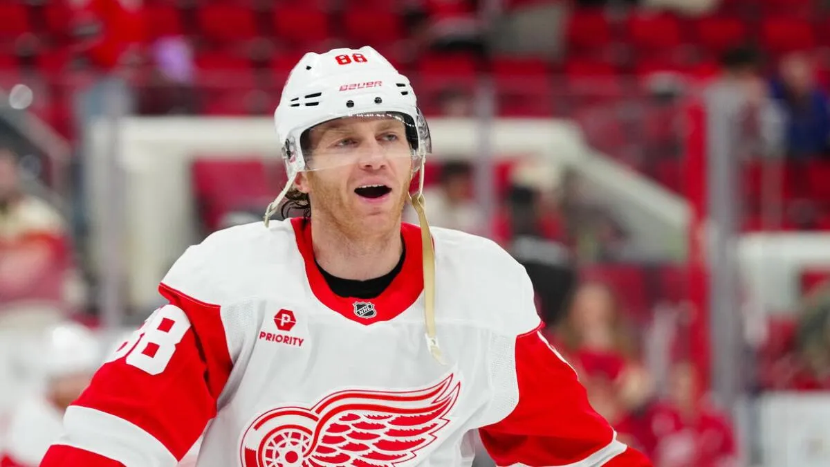 Patrick Kane ties Mike Modano's U.S.-born NHL points record - Article News sur NHL Insight