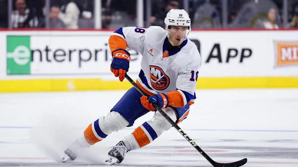 Pierre Engvall’s injury troubles continue to haunt the Islanders in 2025-26 - Article Draft & Prospects sur NHL Insight
