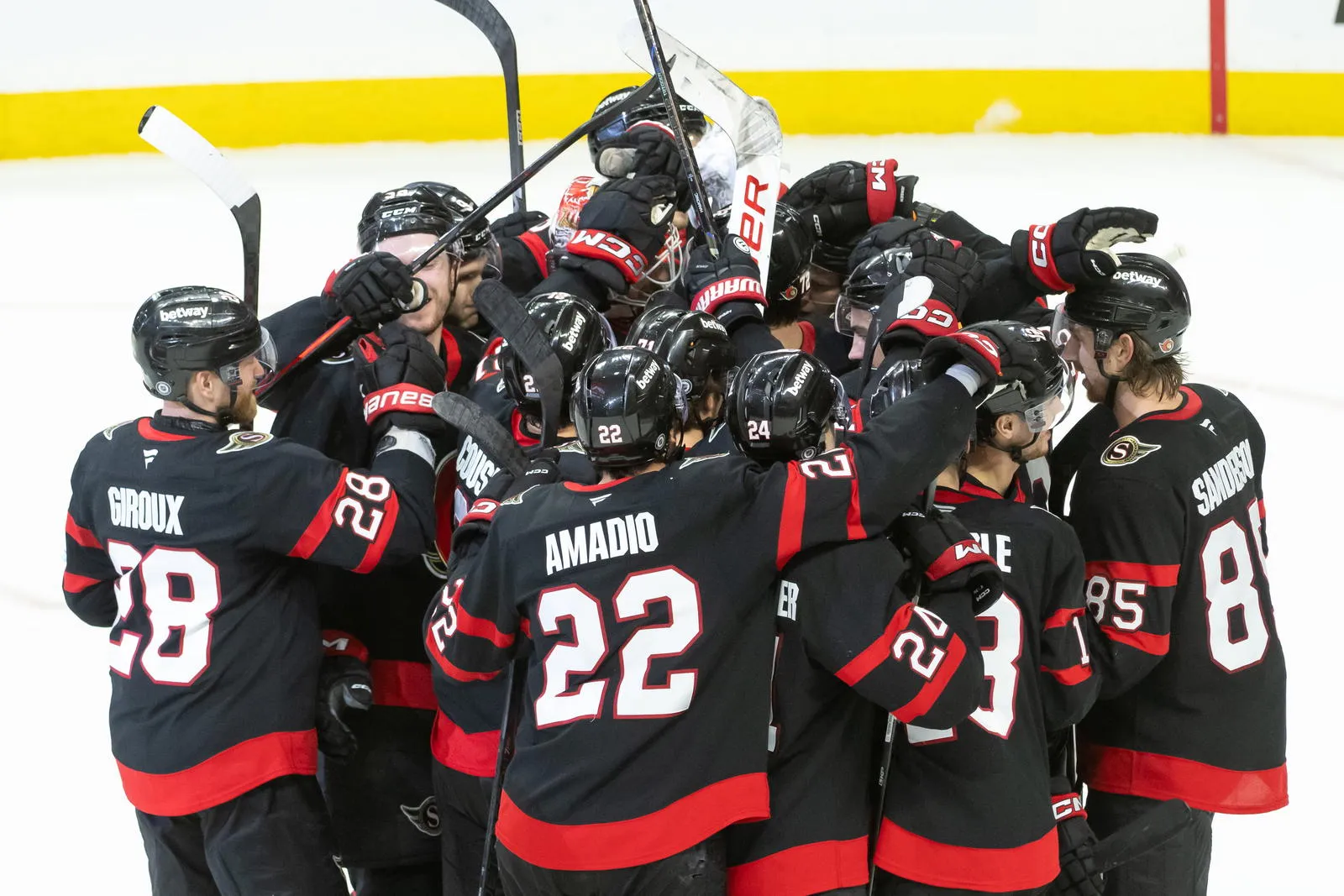 Senators coach Travis Green deems Tkachuk and Stutzle performances average in playoff hole - Article News sur NHL Insight