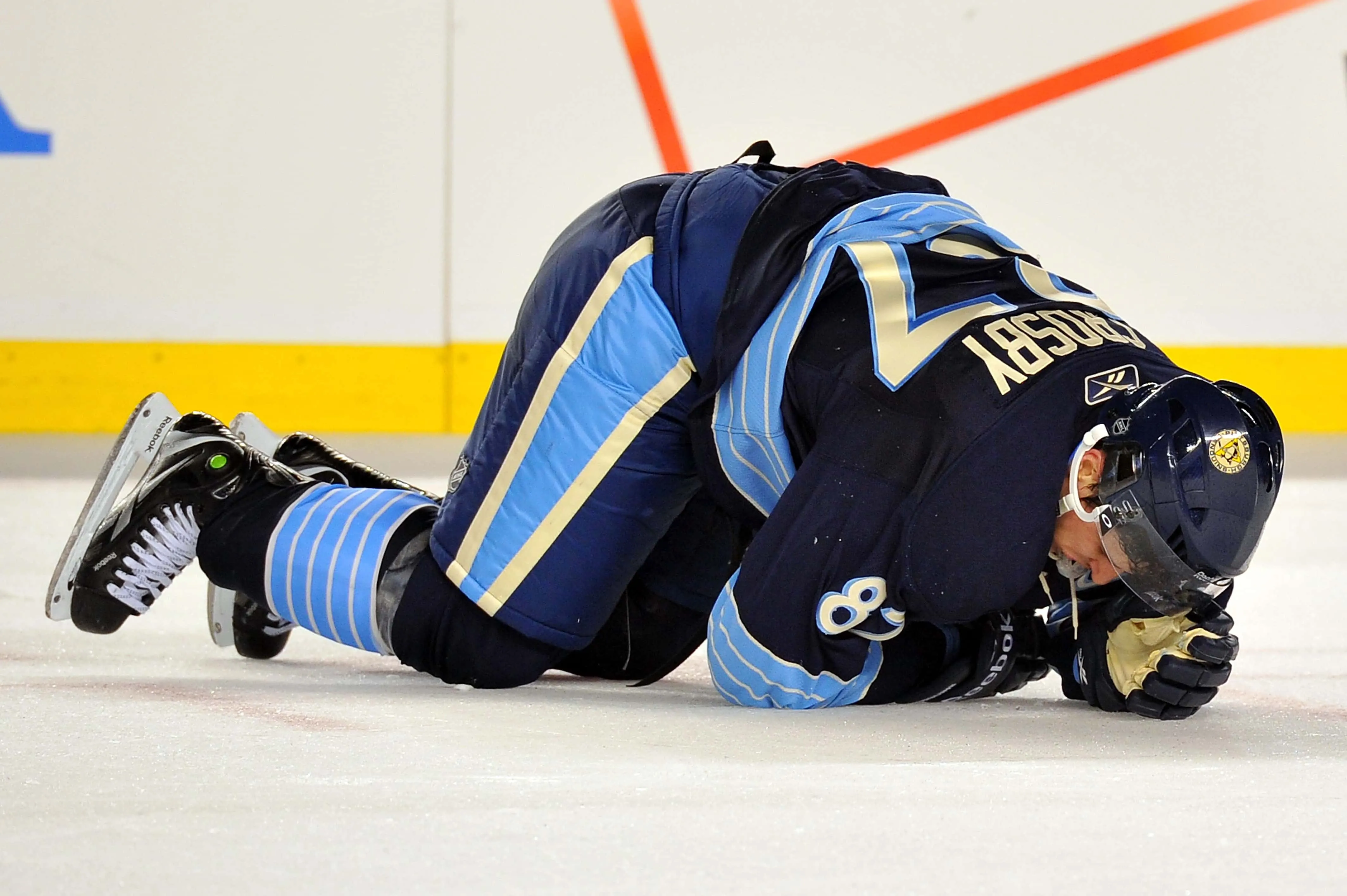 Canada takes day-by-day approach with Sidney Crosby's Olympic injury - Article News sur NHL Insight
