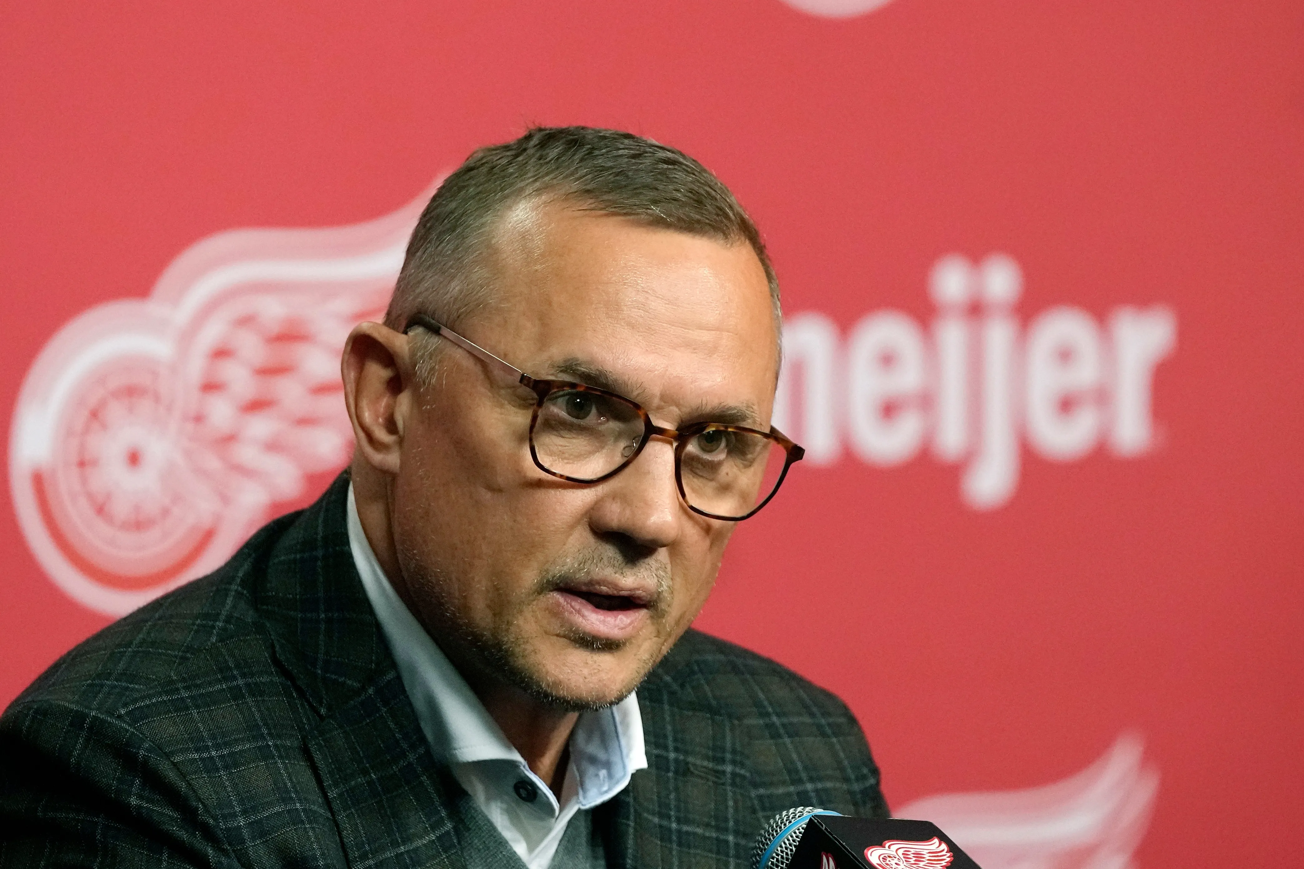 steve-yzerman-resignation-2026-detroit-red-wings-gm_0.jpg