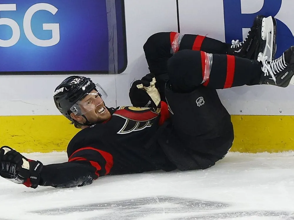 Senators' Thomas Chabot sidelined up to two months with broken arm - Article News sur NHL Insight