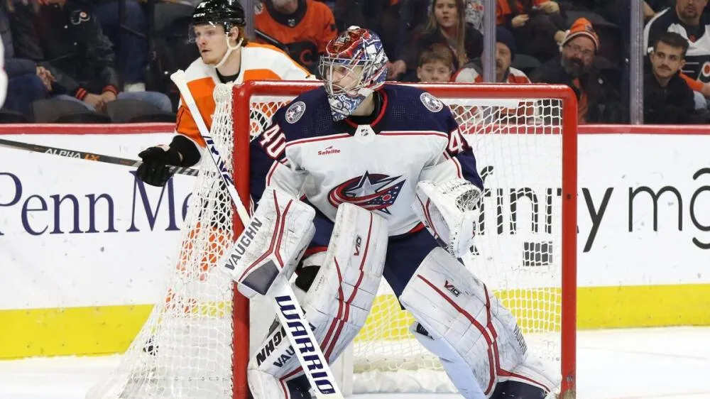 Carolina Hurricanes’ three-goalie rotation: turning depth into an edge for 2025-26 - Article Analysis sur NHL Insight