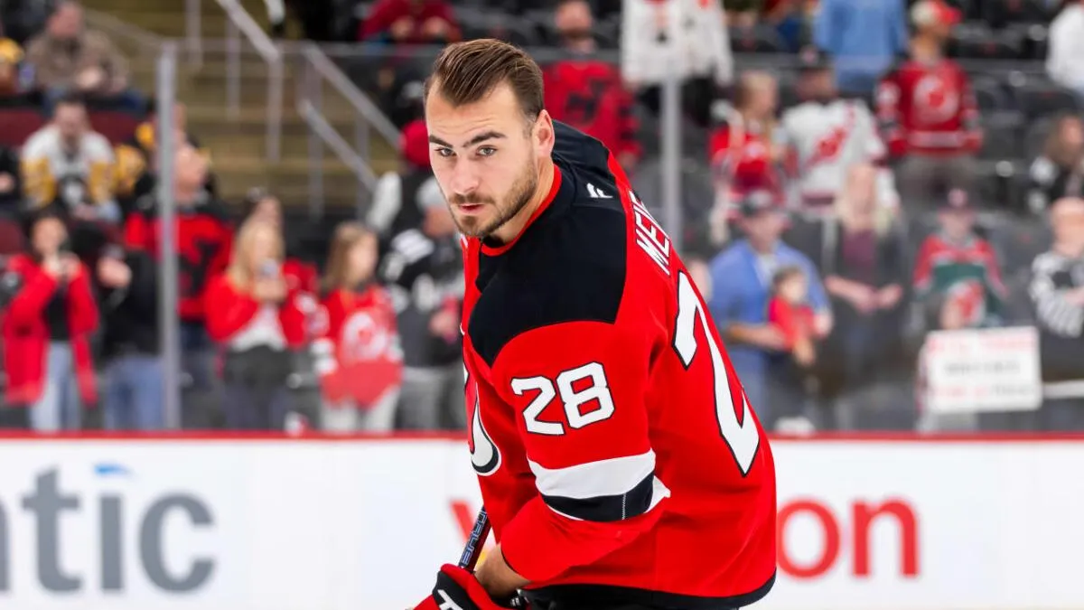 Devils forward Timo Meier personal leave for family health matter: A tough moment for the Swiss star - Article News sur NHL Insight