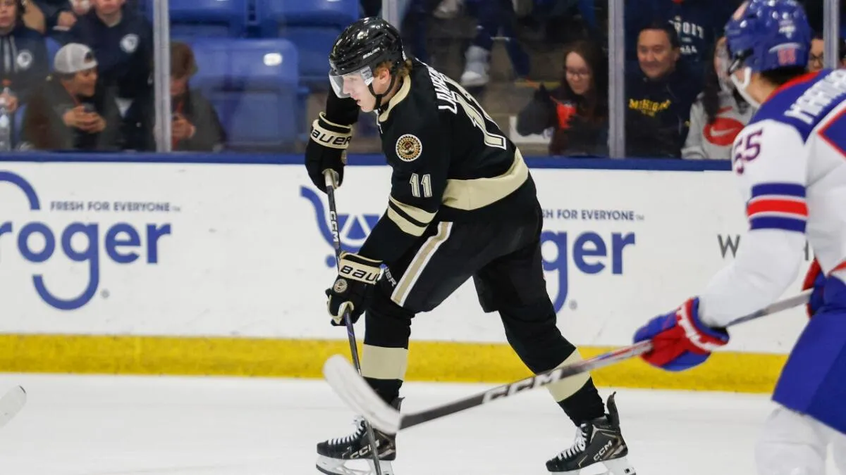 Top prospect Tynan Lawrence leaves USHL for Boston University - Article Draft & Prospects sur NHL Insight