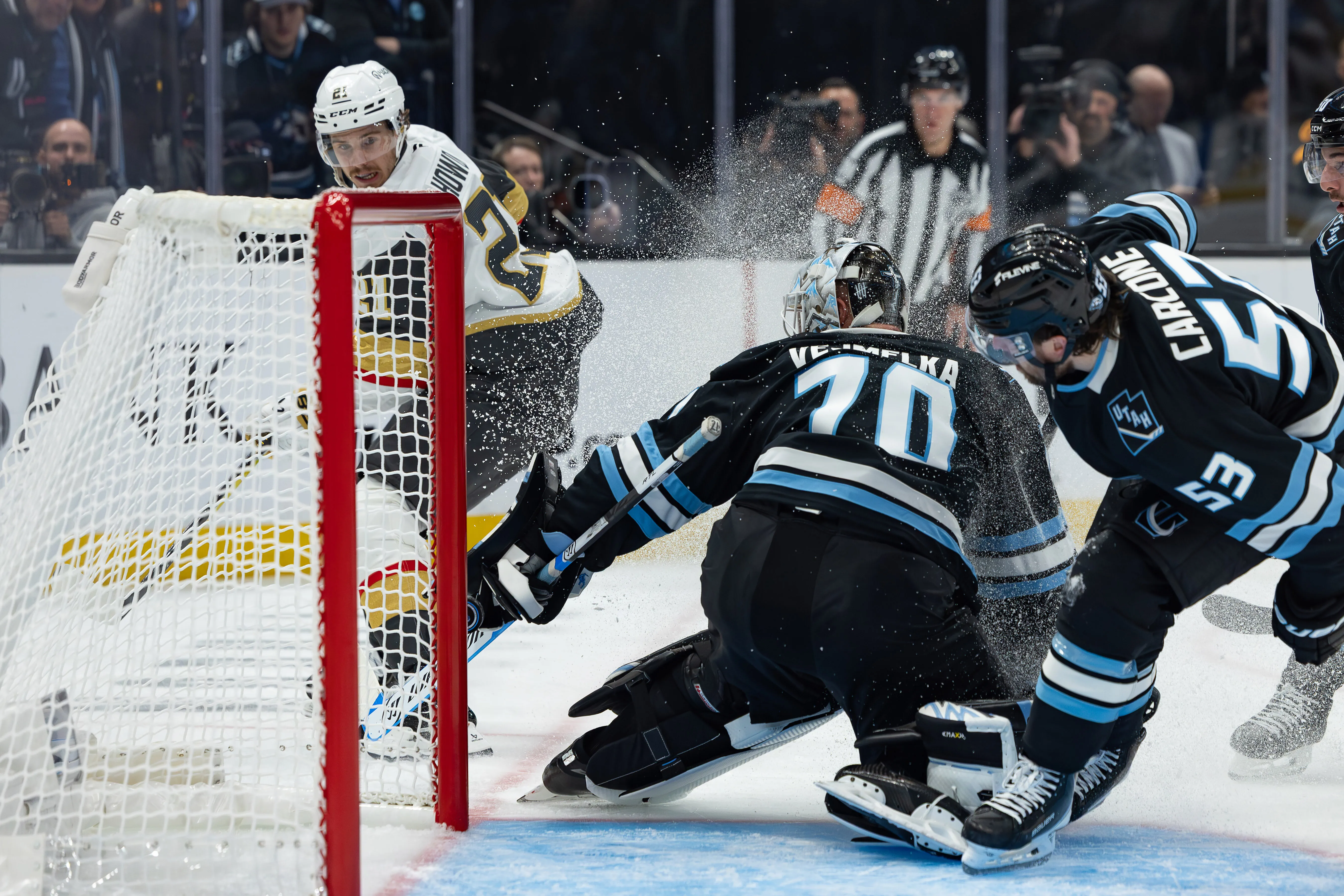 Utah Mammoth's first playoff run ends with lessons learned from Vegas series - Article Analysis sur NHL Insight