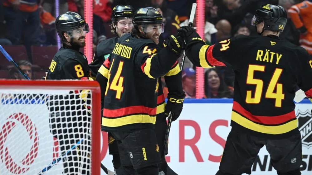 Sherwood and Garland emerge as offensive catalysts for the Vancouver Canucks 2025-26 season first 11 games takeaways - Article Analysis sur NHL Insight