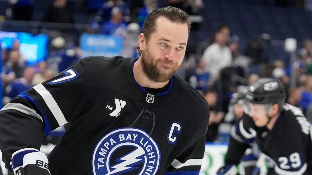 Victor Hedman placed on injured reserve for at least three games: Lightning defense core takes another hit - Article News sur NHL Insight