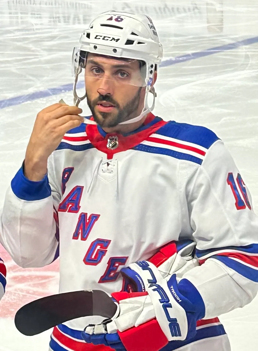 Toronto Maple Leafs Show Interest in Vincent Trocheck Amid 2026 Roster Plans - Article News sur NHL Insight