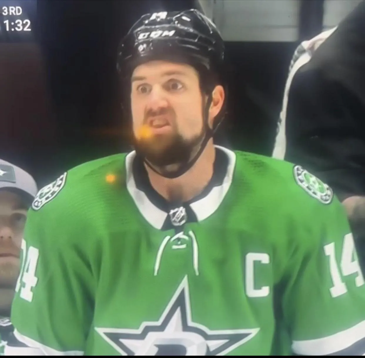 NHL's visor-less group shrinks to three for 2026-27 - Article Analysis sur NHL Insight