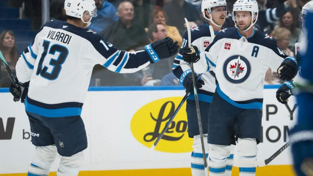 Explosive Winnipeg Jets 5-3 victory over Vancouver Canucks recap - Article News sur NHL Insight
