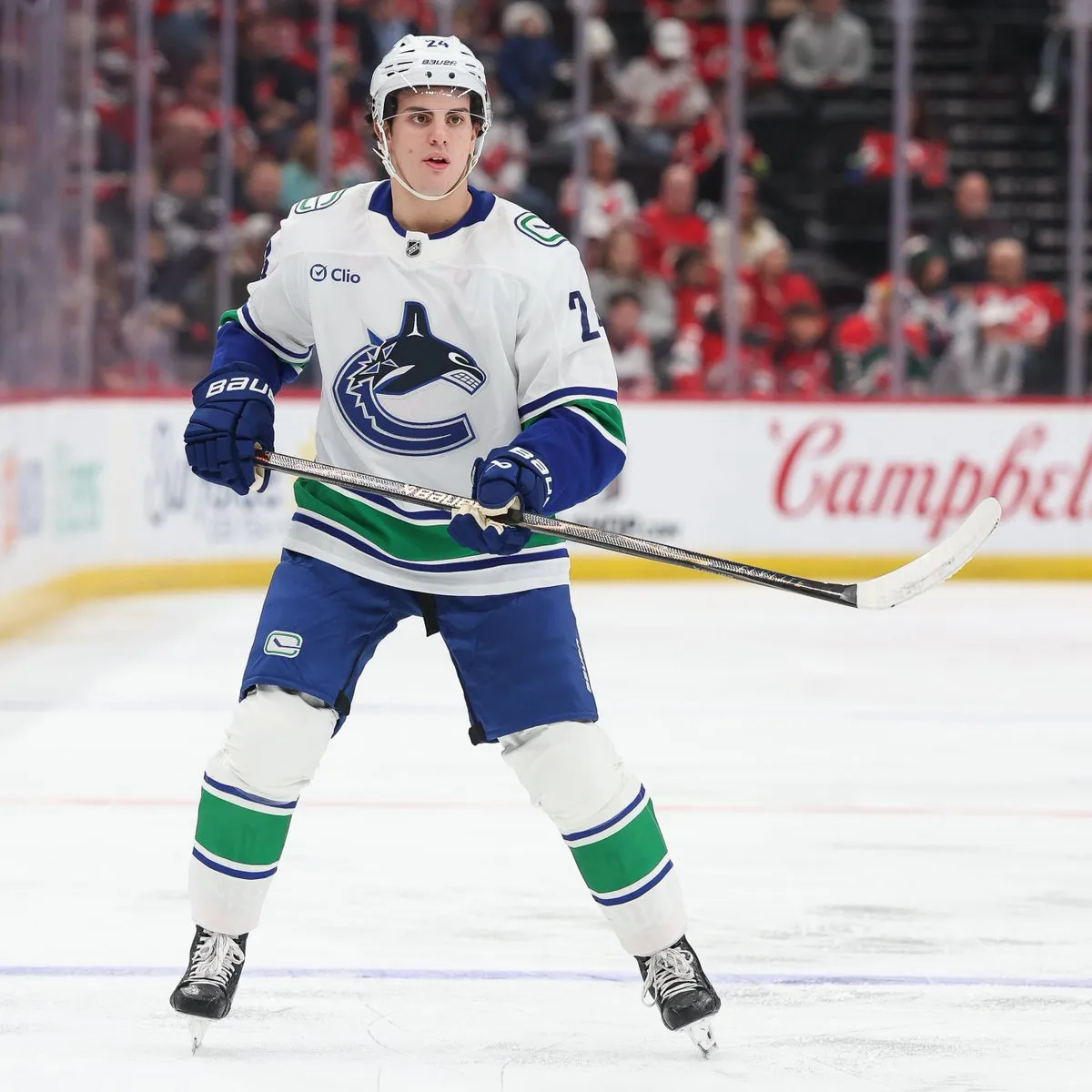 zeev-buium-canucks-defenseman_1.jpg
